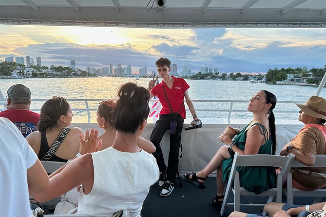 Miami Skyline Boat Cruise Past Millionaire's Homes Optional Stop - Onboard Experience: Cash Bar, Music, and the Real-World Vibe