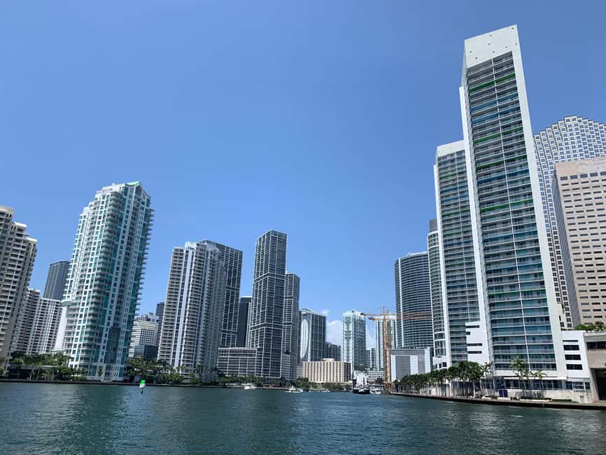 Miami Skyline Cruise of Millionaire Homes - Meeting at Bayside: How to Find the Water Taxi Dock Fast