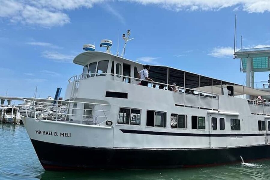Miami Skyline Sightseeing Cruise and Millionaire Mansions - Miami Beach and Biscayne Bay: the views that make it worth the boat