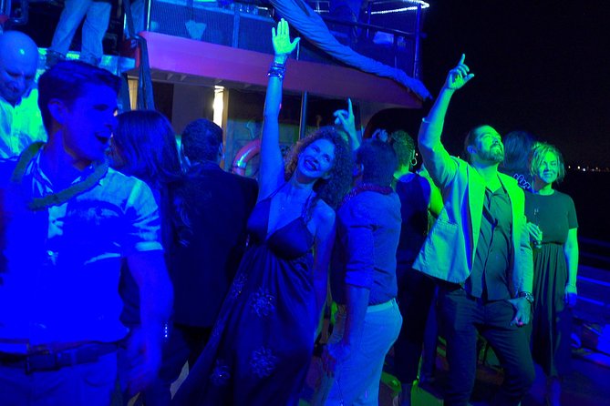 Miami Skyline Views and Biscayne Bay Cruise - Music, Bilingual Commentary, and How to Hear the Guide