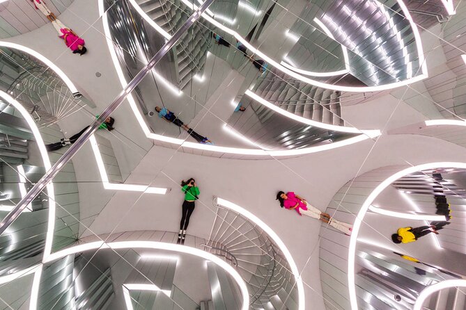 Miami: 'Superblue Miami' Immersive Art Experience Ticket - Mirrored sculptured maze: the room that resets your brain