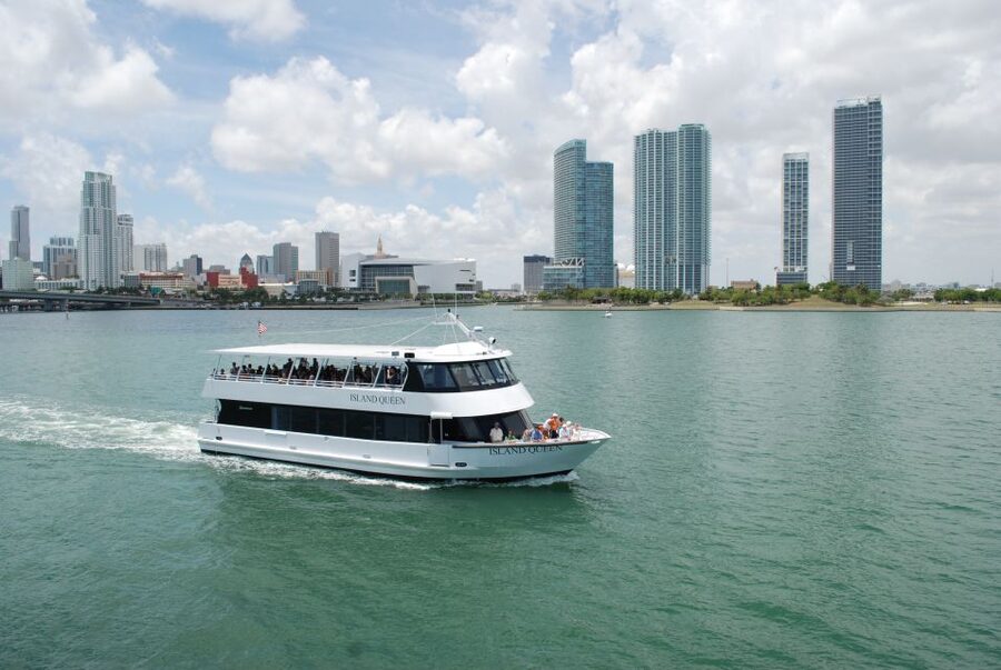 Miami: The Original Millionaire’s Row Cruise - Getting From Bayside Marketplace Onto the Water
