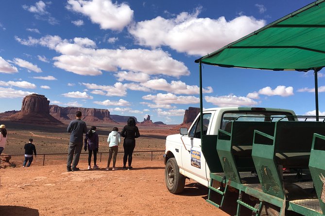 Monument Valley Extended Backcountry Tour - Stop by stop: from Mitten View to North Window
