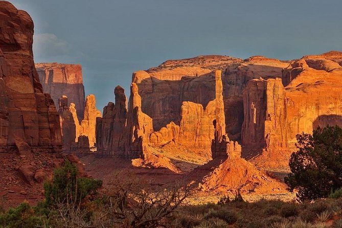 Monument Valley Group Tour - 3 Hours - Navajo Spirit Tours - Stop 1 at Monument Valley Navajo Tribal Park: arches, amphitheaters, and petroglyphs