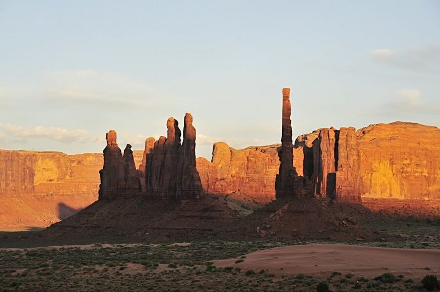 Monument Valley: Scenic 1.5-Hour Tour - Practical Tips: What to Bring and What to Plan Around