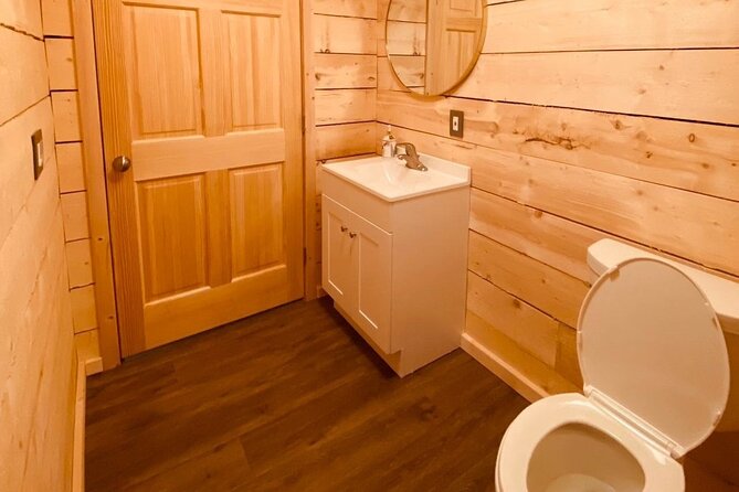 Mountaintop 360° Best Alaskan Cabin with Photography @Aurora Camp - Value check: is this $99 worth it?