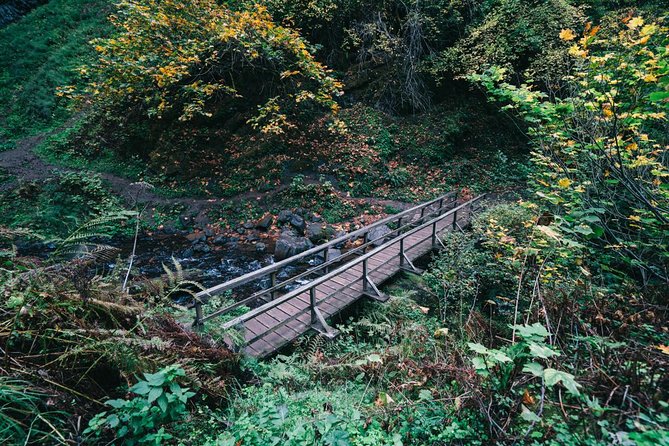 Multnomah Falls and Columbia River Gorge Waterfalls Tour Morning - Vista House: what a 1917 rest stop teaches you about travel in the Gorge