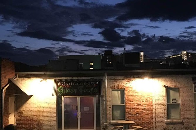 Murder & Mayhem Haunted History Walking Tour - The photo hunt: supernatural pictures without the pressure
