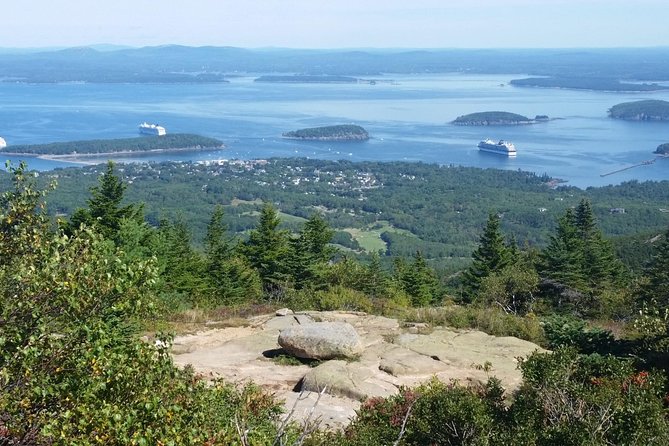Narrated Bus Tour of Bar Harbor and Acadia National Park - Thunder Hole on Ocean Drive: short stop, don’t get surprised (15 minutes)