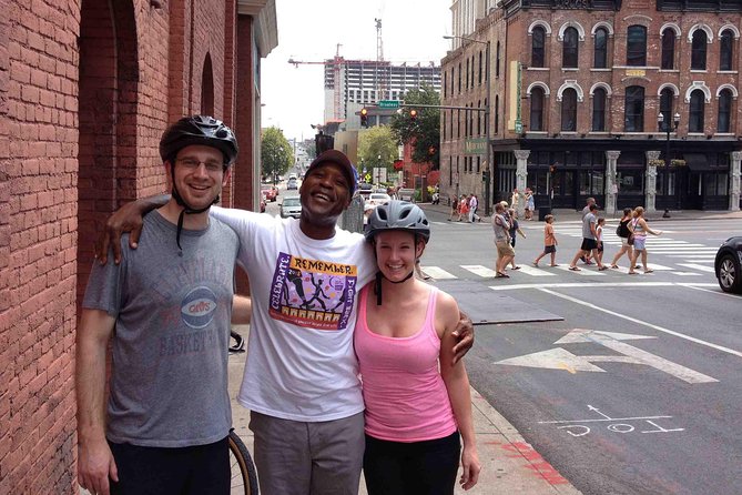 Nashville E-Bike Tour: Explore the Heart of Music City - Pit stop time: small breaks for hot chocolate, lemonade, or a local brew