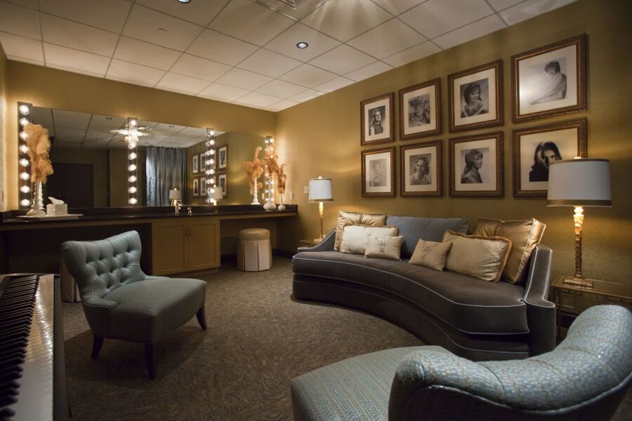 Nashville: Grand Ole Opry Backstage Tour - Who Should Book This Backstage Tour