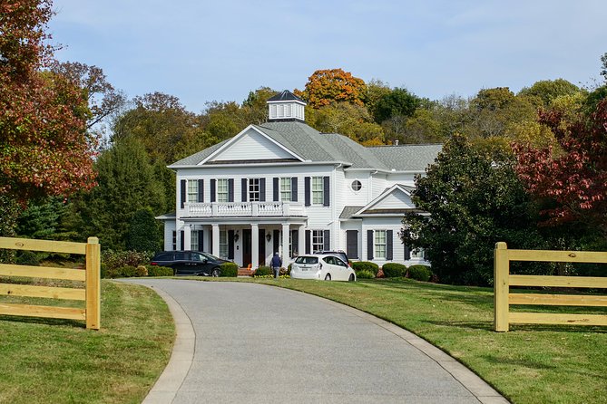 Nashville "Homes Of The Stars" Narrated Bus Tour with 30+ Celebrity Homes - Celebrity Homes Are Always Changing, So Adjust Your Expectations
