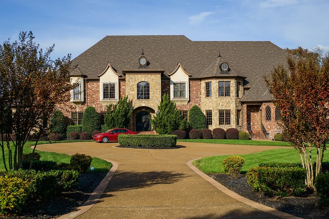 Nashville "Homes Of The Stars" Narrated Bus Tour with 30+ Celebrity Homes - Price and Value at $69.95 for About Two Hours