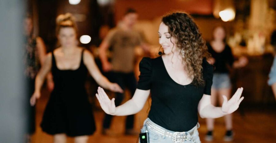 Nashville: Line Dancing Class with Keepsake Video - Inside Nashville’s Honky Tonk Line Dance Class