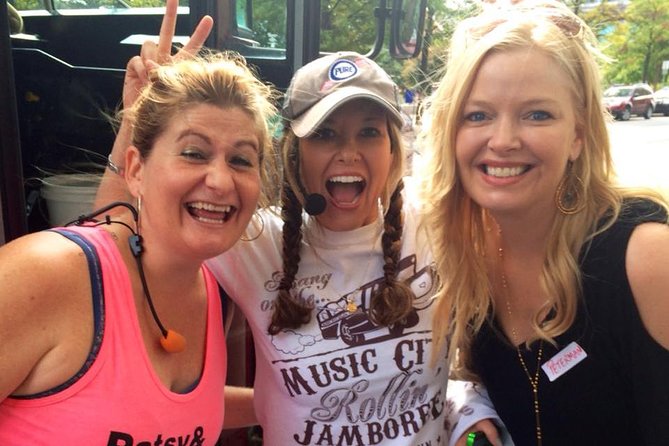 Nashville Rollin Jamboree Comedy & Country Music Sing-Along Tour - Singing, laughing, and how to get the most out of 90 minutes