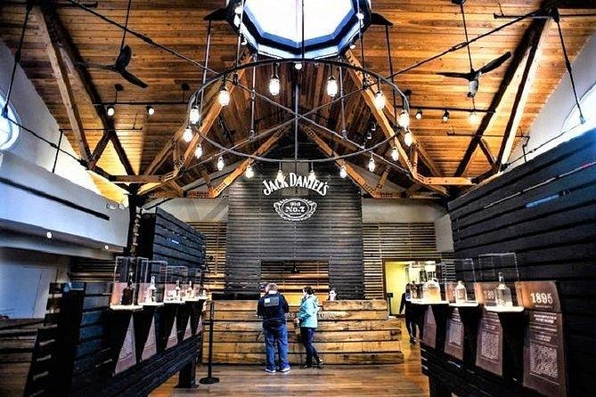Nashville to Jack Daniel's Distillery Bus Tour + Whiskey Tastings - The drive through horse country and into Moore County
