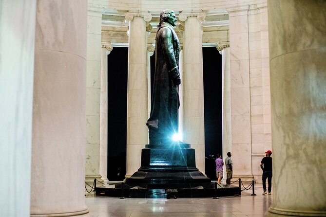 National Mall Tour with 10+ Stops, Boat Cruise, Entry Tickets - Winter itinerary swaps: Jefferson, Air Force, Eisenhower, and a lunch stop at Pentagon Mall