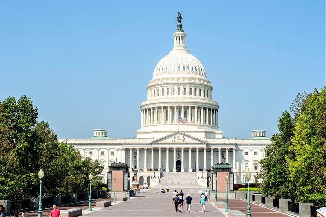 National Mall Tour with 10 Stops & U.S. Capitol or Museum Entry - The First Big Win: Lincoln Memorial to the White House Walk