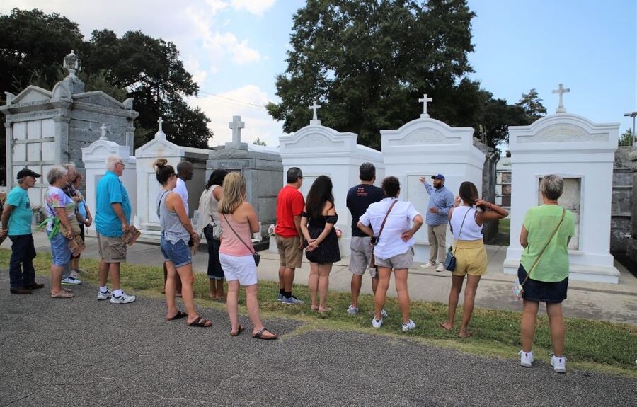 New Orleans: 2-Hour 15-Minute City and Cemetery Tour by Bus - A smart first-day plan that still feels relaxed