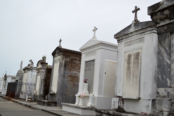 New Orleans Cemetery Bus Tour with Exclusive Cemetery Access - Morning Call Coffee Stand: quick reset, then back to spooky