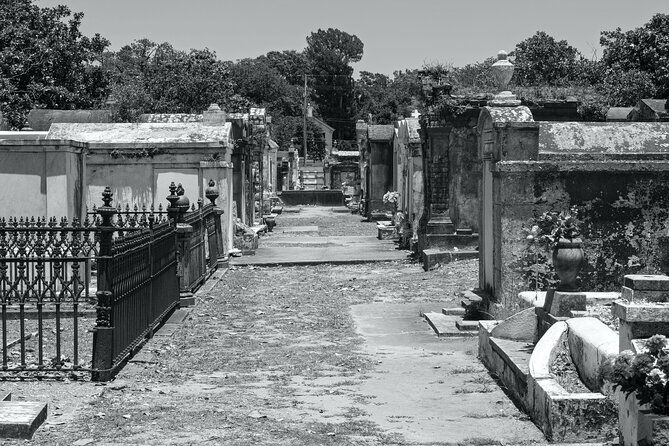 New Orleans Cemetery Bus Tour with Exclusive Cemetery Access - Katrina memorial stop: where the tone turns human