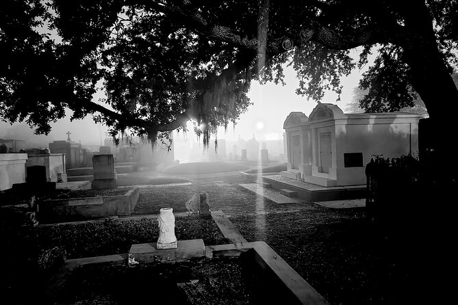 New Orleans Cemetery Bus Tour with Exclusive Cemetery Access - The real highlight: Odd Fellows Rest after dark