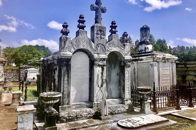 New Orleans Cemetery Walking Tour - The Cemetery Crossroads: When the City’s Dead Cluster in One Place