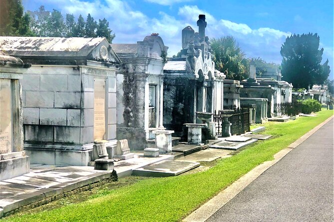 New Orleans Cemetery Walking Tour - Licensed Access Starts at 5101 Canal Blvd, Then Moves Like a Real Walk