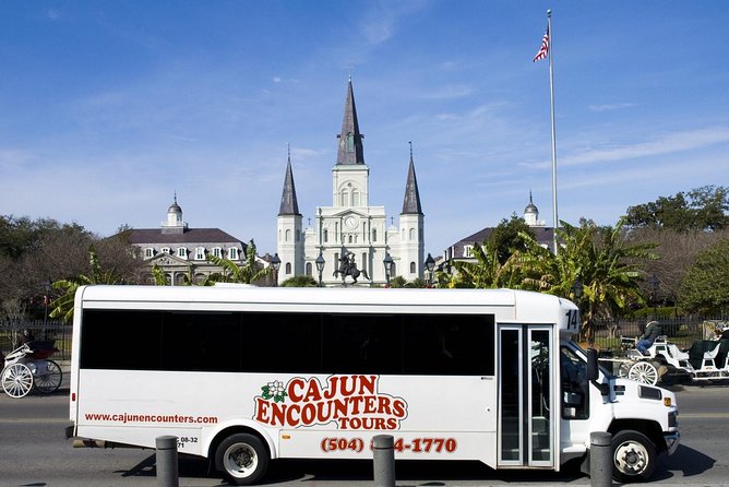 New Orleans City and Cemetery Sightseeing Tour - The Garden District and the Lake Pontchartrain Causeway view