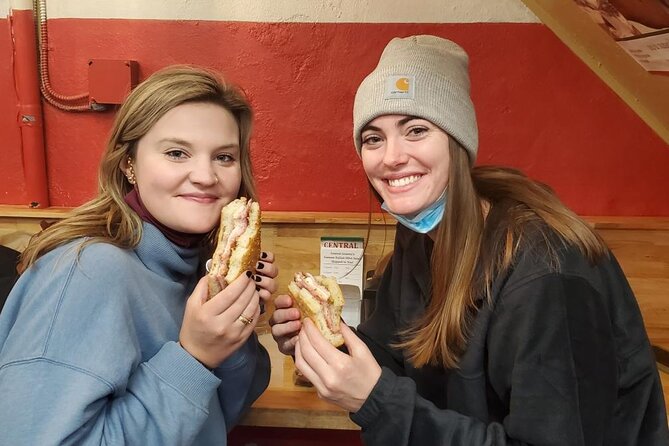 New Orleans Food Walking Tour of the French Quarter with Small-Group Option - Guides, Stories, and the Q and A Energy