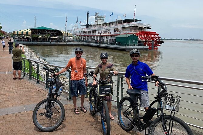 New Orleans French Quarter and Garden District Bike Tour - Stop in the French Quarter: Creole streets, river energy, and big names