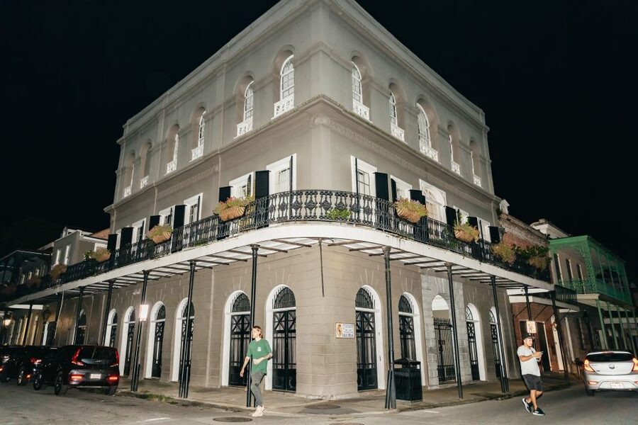 New Orleans: French Quarter Ghost Tour with Interior Visit - Pacing, route changes, and how to plan your night