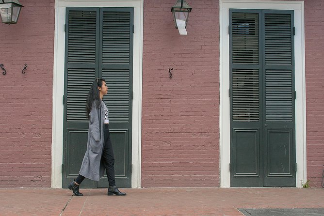New Orleans French Quarter Photo Shoot - Posing help that feels natural, not forced