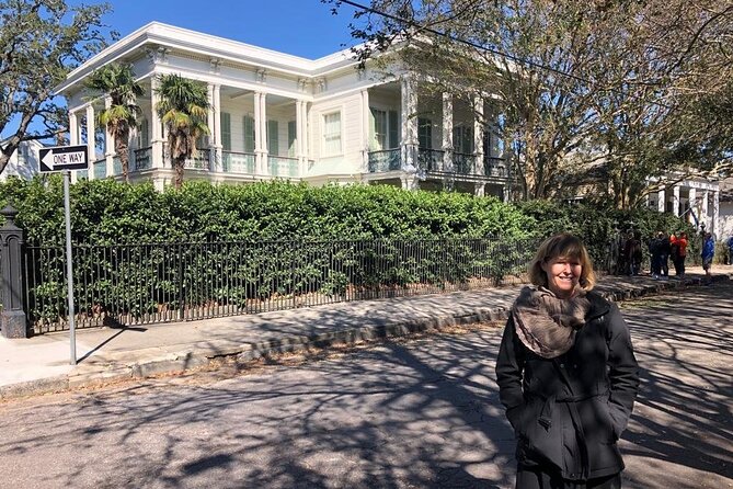 New Orleans Garden District Architecture Tour - Stop 1: Lafayette Cemetery No. 1 and learning the burial-custom basics