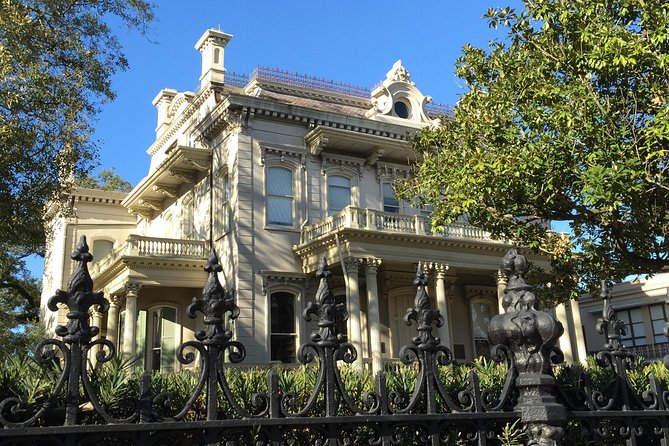 New Orleans Garden District Architecture Tour - Stop 2: Commanders Palace, architecture talk, and what is not included