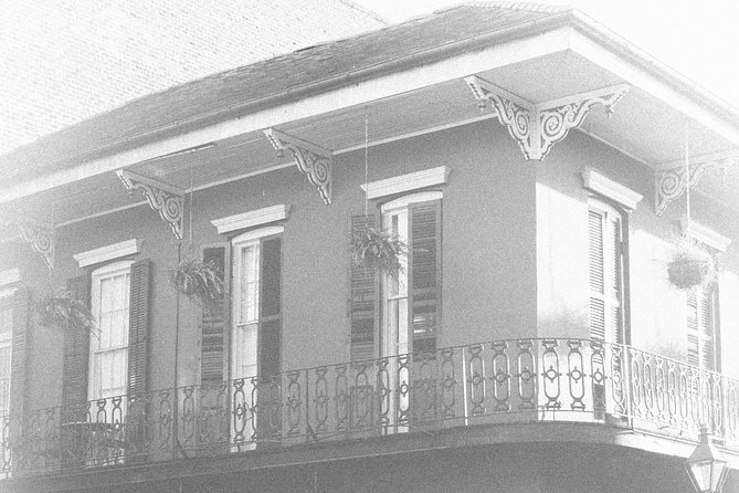 New Orleans Ghost Tour: Go Inside a Haunted Location - Lafitte’s Blacksmith Shop Bar: pirate history, optional drinks, real atmosphere