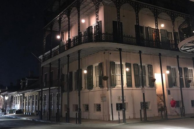 New Orleans Ghost, Vampire, Witch, Voodoo, and Mystery Tour - A Mid-Tour Rhythm and Finnegan’s Drink Deals