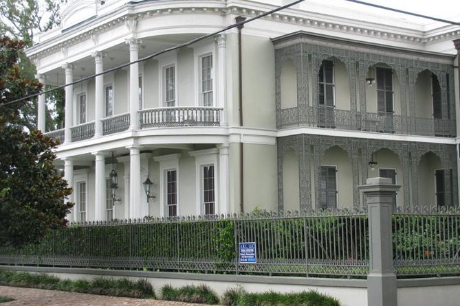 New Orleans Homes of the Rich and Famous Tour of the Garden District - Garden District Homes, Celebrity Exteriors, and the 1800s Streets That Wow