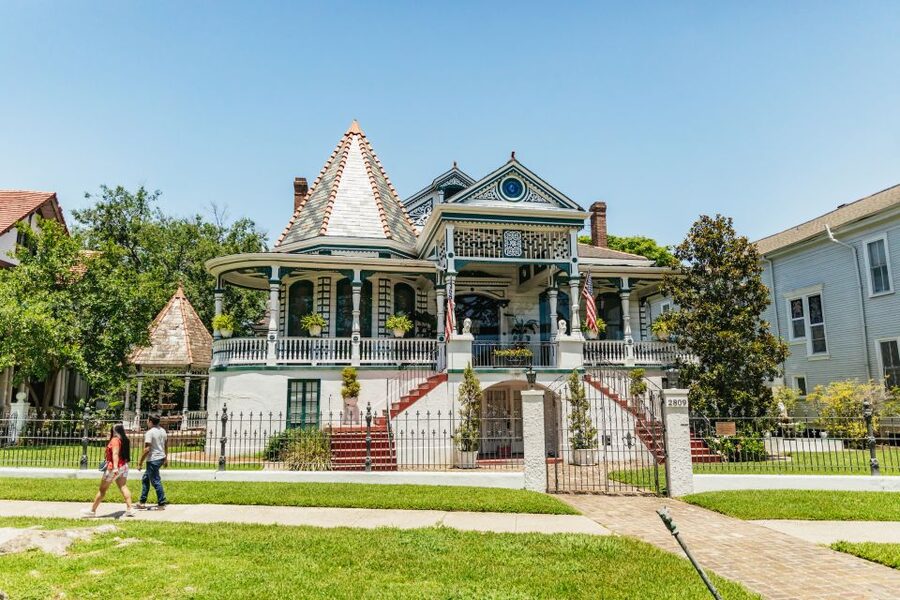 New Orleans: Sightseeing Bus Tour - Creole culture at historic cemeteries: St. Roch and St. Louis #3
