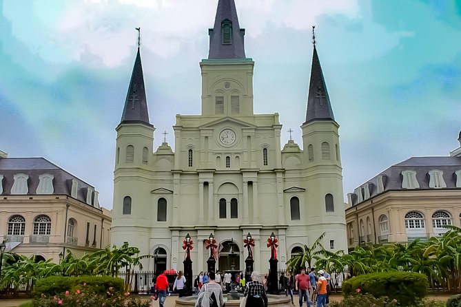 New Orleans Sightseeing City Tour - St. Louis Cemetery No. 3: above-ground burials made readable