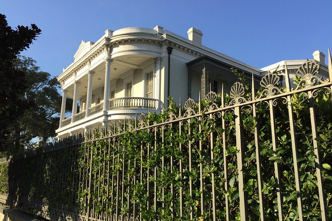 New Orleans Small-Group Garden District Walking Tour - The Garden District stroll: antebellum mansions plus the architectural “how it works”