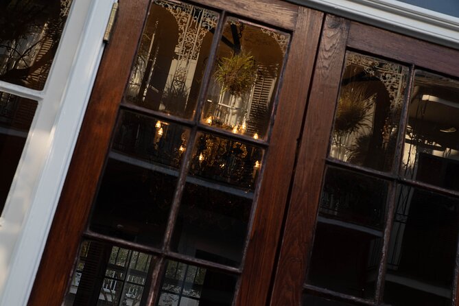 New Orleans Spirits & Spells: Witchcraft, Voodoo, and Ghost Tour - Voodoo Authentica: voodoo history and real shop access at 4pm