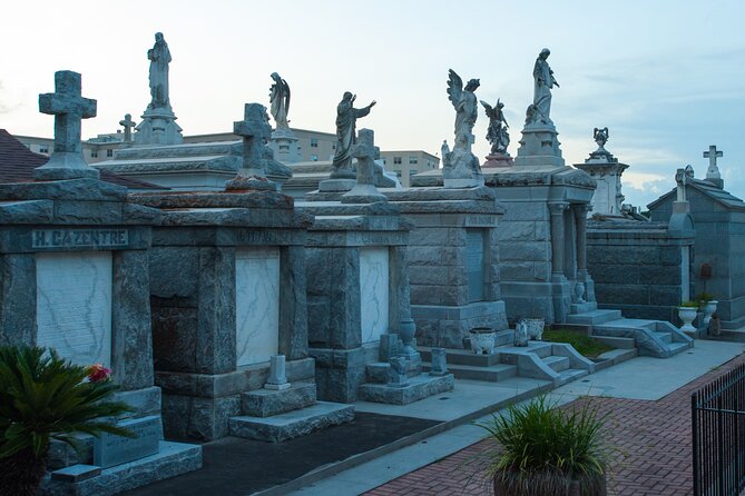 New Orleans St. Louis Cemetery No. 3 Walking Tour - St. Louis Cemetery No. 3: What to expect on the half-mile walk