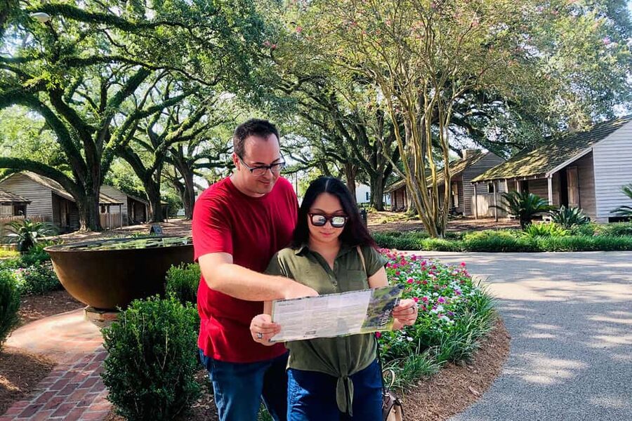 New Orleans: Swamp Boat Ride & Oak Alley Plantation Tour - Plantation time planning: cafe stops, drinks, and where the self-guided pace helps