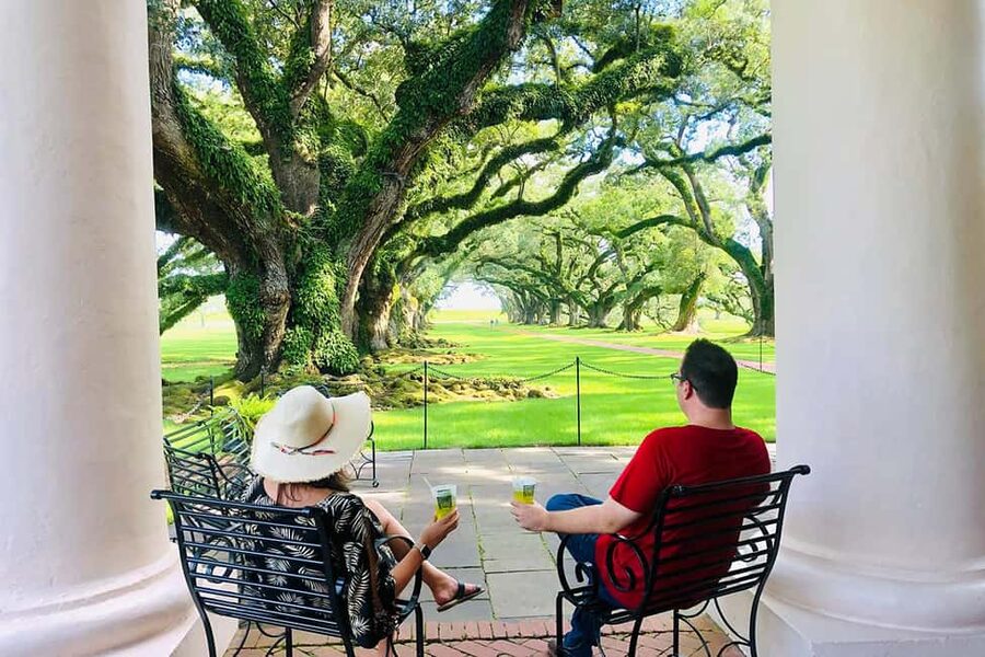 New Orleans: Swamp Boat Ride & Oak Alley Plantation Tour - Oak Alley Plantation arrival: the tree tunnel, the Big House, and that wow factor