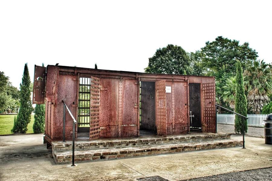 New Orleans: Whitney Plantation Tour with Transportation - Should you book this Whitney Plantation tour with transportation?