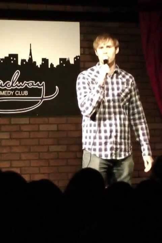 New York: Broadway Comedy Club All Star Stand-Up Comedy Live - Entering the club, finding your seat, and what the room feels like