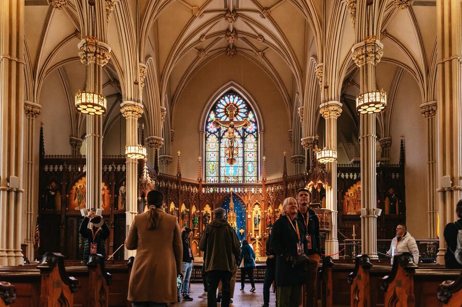 New York City: Catacombs by Candlelight - Your 90-minute route, from check-in to the catacombs level