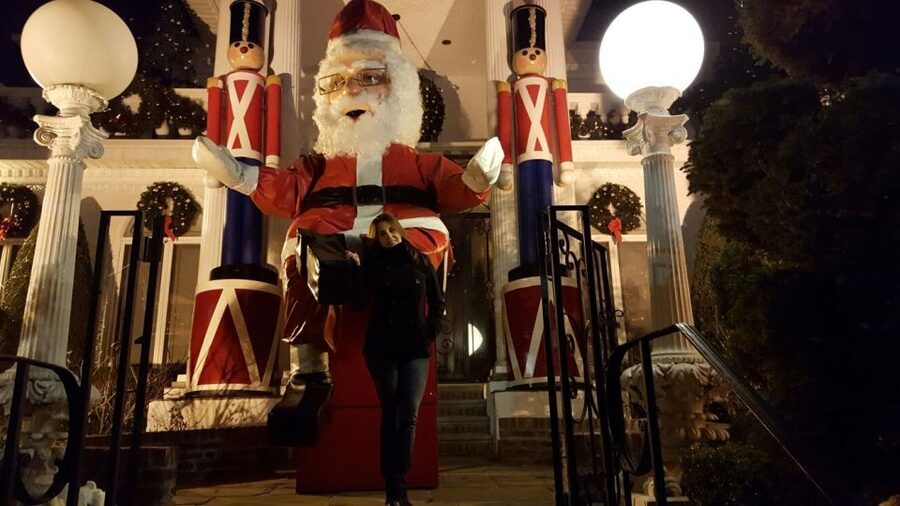 New York City: Dyker Heights Christmas Lights Tour - Brooklyn Bridge Viewpoints: The Manhattan Night Moment You Came For