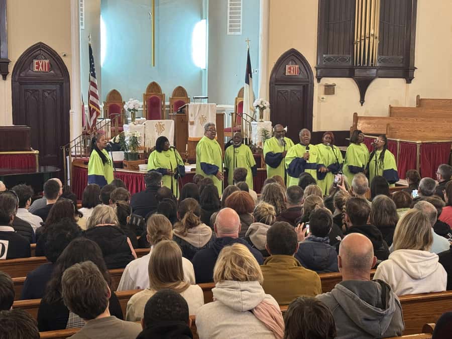 New York City: Harlem Gospel Live Music Concert - What happens from doors opening to the final song